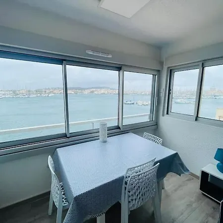 Cap D Studio , Wifi , Parking Prive , Vue Port アパート