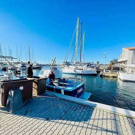 Cap D Studio , Wifi , Parking Prive , Vue Port アパート *